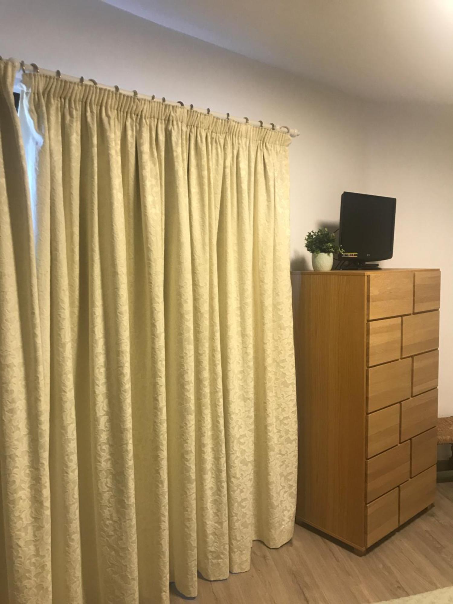 Habitacion Deluxe Con Bano Privado En Atalaya Apartagolf, エステポナ エクステリア 写真