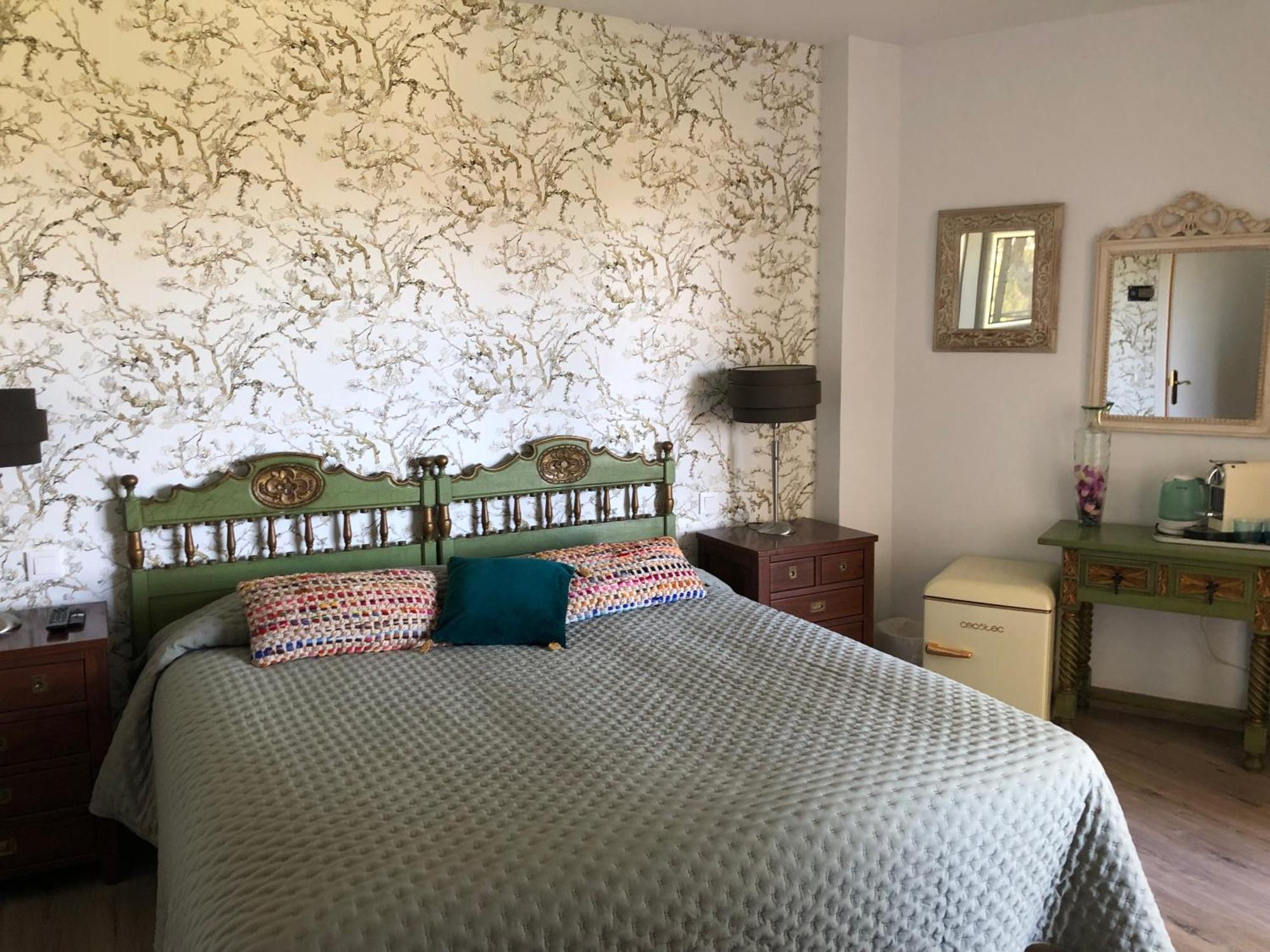 Habitacion Deluxe Con Bano Privado En Atalaya Apartagolf, エステポナ エクステリア 写真